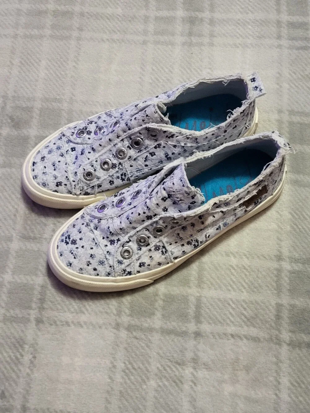 Casual Slip-On Floral Canvas Sneakers Light Blue Blowfish Malibu Size 6.5